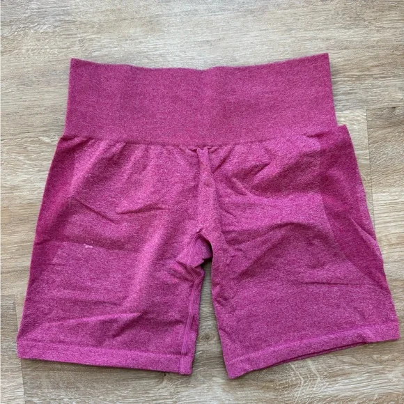NVGTN Women's Berry Bike Shorts - Picture 2 of 3